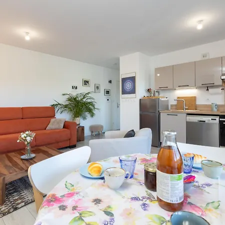 Apartment De L'hermine By Interhome